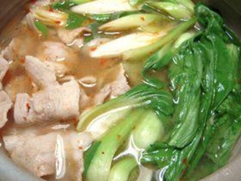 【中華な常夜鍋】豚バラと青梗菜のピリ辛鍋
